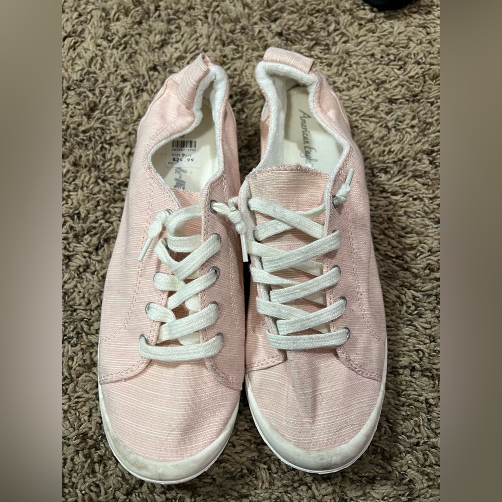 Women’s American Eagle Slip On Sneaker. Size 9.5. Pink.